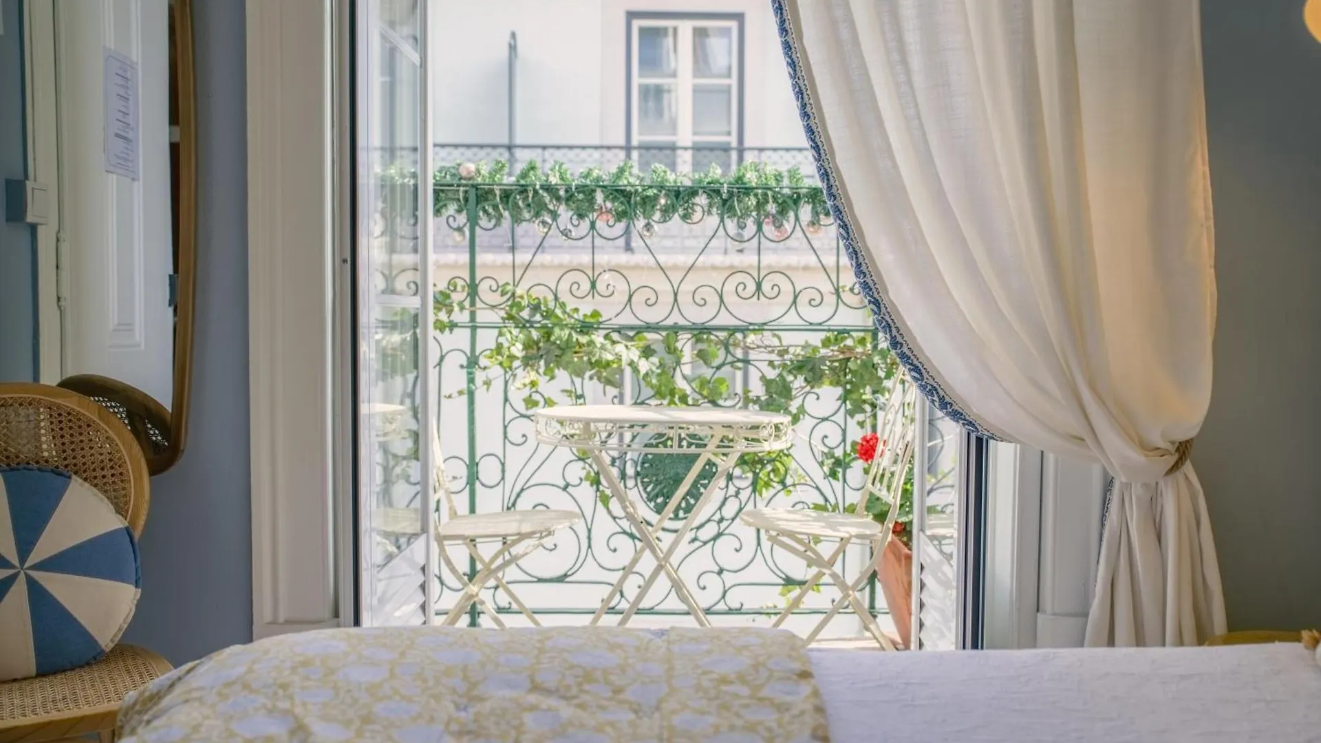 *** Guest house Casinha Das Flores Lisbon Portugal